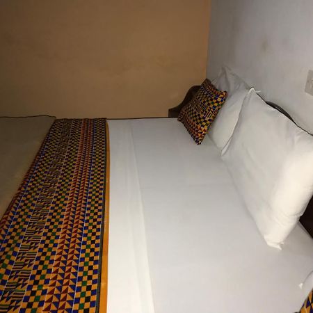 Akosombo Continental Hotel Экстерьер фото