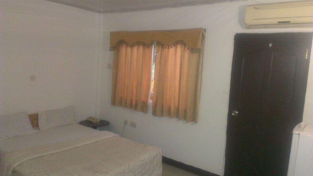 Akosombo Continental Hotel Экстерьер фото