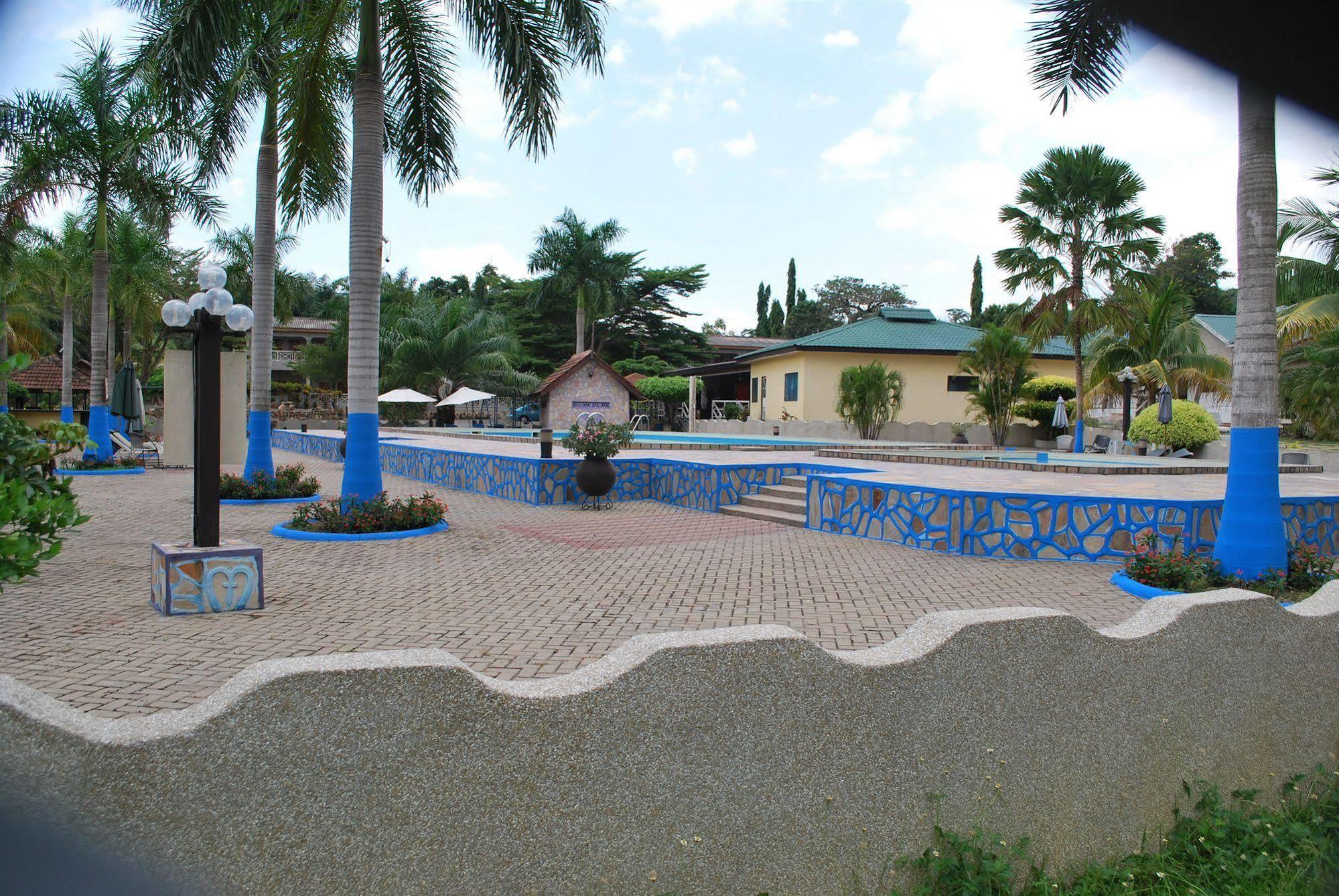 Akosombo Continental Hotel Экстерьер фото
