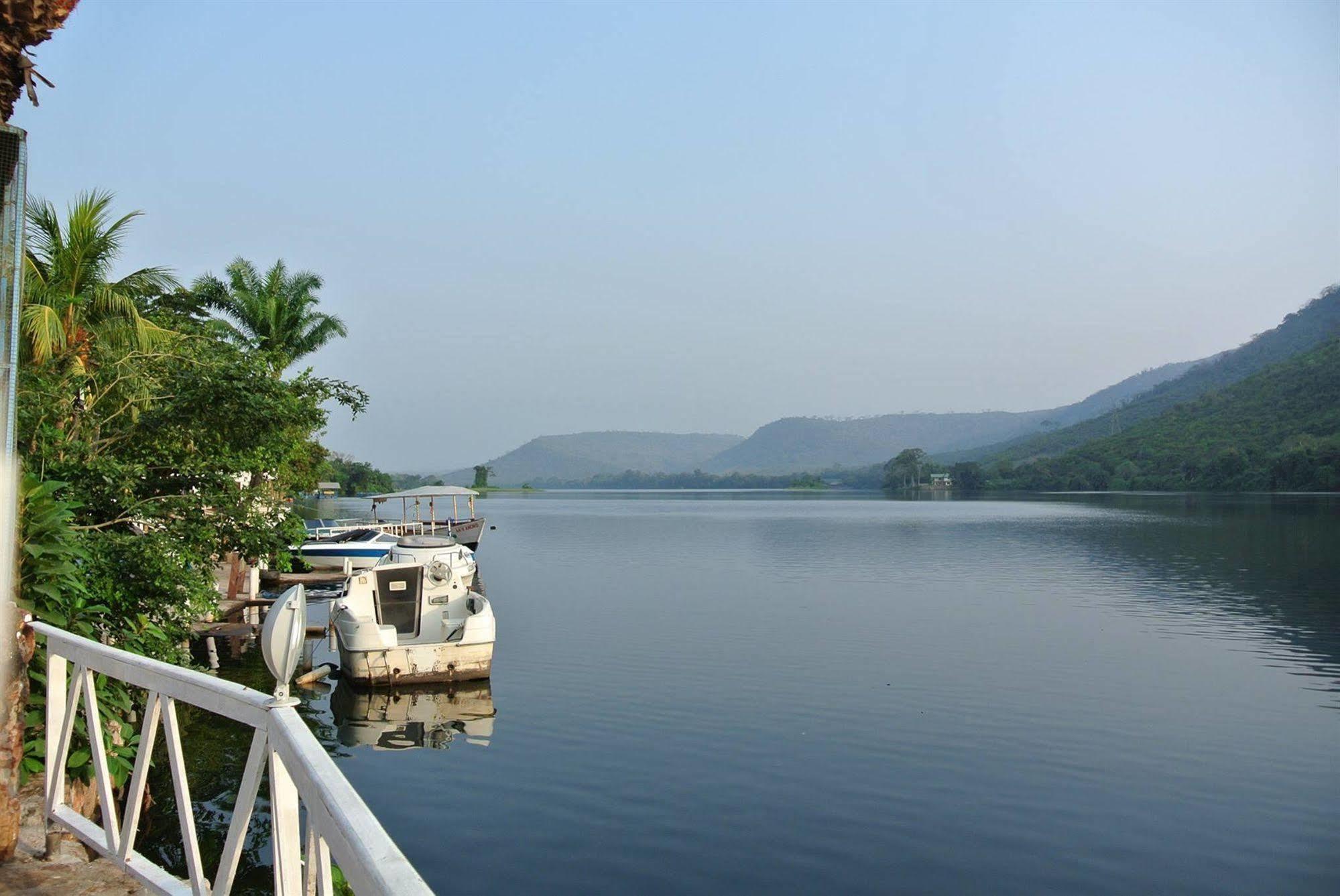 Akosombo Continental Hotel Экстерьер фото