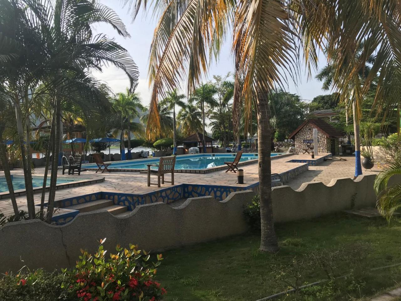Akosombo Continental Hotel Экстерьер фото